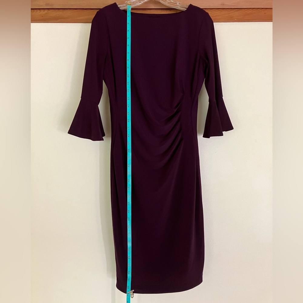 Anne Klein dress with ruched waist on left side and bell sleeves Size 4